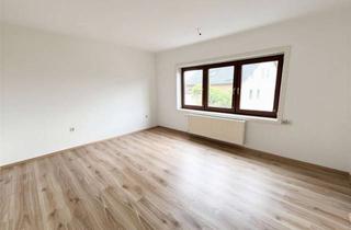 Wohnung mieten in 96465 Neustadt, Großzügige 3-Zimmer-Wohnung mit Balkon und Garage in Neustadt!