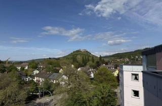 Wohnung mieten in 79219 Staufen, Helle 4-Zimmer-Wohnung mit Fernblick, Loggia, Markise & Aufzug in Staufen im Breisgau
