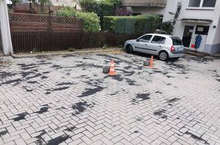 Immobilie mieten in Carolus-Magnus-Straße 36, 52531 Übach-Palenberg, 3 Stellplätze in Innenhof zu vermieten