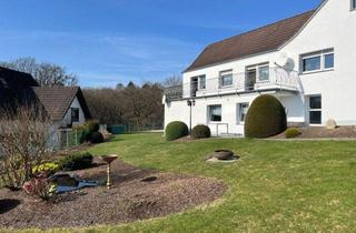 Haus kaufen in 42929 Wermelskirchen, Zweifamilienhaus (in WE aufgeteilt) - Stadtrand Wermelskirchen