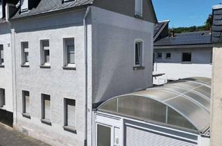 Haus kaufen in 56072 Güls, Für Investoren und Kapitalanleger -3-Parteienhaus in Koblenz Güls zu verkaufen