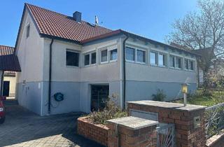 Einfamilienhaus kaufen in 92421 Schwandorf, Einfamilienhaus mit Einliegerwohnung in Schwandorf-Haselbach