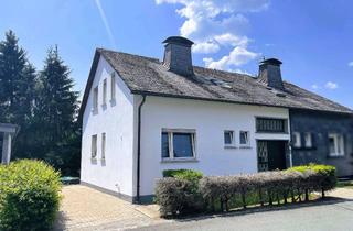 Doppelhaushälfte kaufen in 59955 Winterberg, Doppelhaushälfte mit zwei Wohneinheiten in Winterberg-Hildfeld