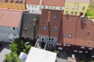 Haus kaufen in 18246 Bützow, Altstadtjuwel mit Innenhof: RMH inklusive Dachterrasse, Sauna & viel Wohnfläche