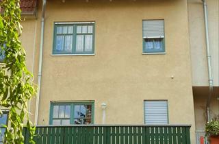 Haus mieten in 04600 Altenburg, Wohnen mit Charme: Gepflegtes Stadthaus mit Balkon in beliebter Lage von Altenburg zu vermieten
