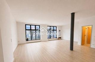 Wohnung mieten in Marienstr. 4, 17235 Neustrelitz, Top! Renovierte 4-Raum Wohnung - zentral gelegen, Blick ins Grüne inkl. Stellplatz