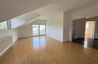 Wohnung kaufen in Höhenweg 11, 35041 Marburg, Bezugsfreie 3-Zimmer -Dachgeschoss Eigentumswohnung mit 3 Balkonen - Marburg-Marbach