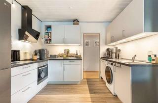Wohnung kaufen in 22175 Bramfeld, Kapitalanlage mit Qualität – Modernisierte Dachgeschosswohnung mit Kamin und West-Dachterrasse