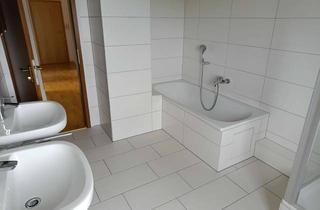 Wohnung mieten in 74889 Sinsheim, Sinsheim-Gartenstadt: gut geschnittene 3 Zi.-Dachgeschoss-Wohnung mit schönem Balkonblick