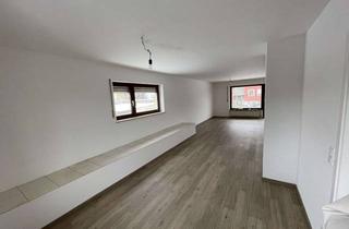 Wohnung mieten in 90513 Zirndorf, Erstbezug nach Modernisierung: Lichtdurchflutete 3 Zimmerwohnung mit großem Garten von 400 qm!