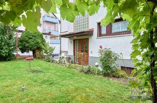 Haus kaufen in 65812 Bad Soden, Freistehendes Zweifamilienhaus mit viel Potential in bester Innenstadtlage