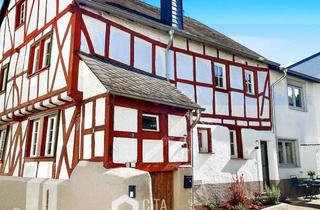 Mehrfamilienhaus kaufen in 56154 Boppard, Airbnb-Investment am Rhein: 3 kernsanierte Apartments in Boppard