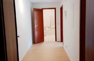 Wohnung kaufen in 96515 Sonneberg, Sonneberg - Gepflegte Terassenwohnung mit Carport und Keller