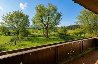 Wohnung kaufen in 83317 Teisendorf, Großzügig Wohnen auf dem Land. Generationenwohnen. Verteilt auf zwei Stockwerke.