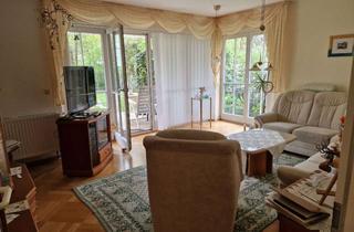 Wohnung kaufen in 01259 Kleinzschachwitz, Wohnen wie im eigenen Haus – 3-Raum-Wohnung mit Terrasse und Gartenzugang in Elbnähe