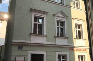 Wohnung mieten in Am Königshof, 93047 Innenstadt, 3-Zi.-DG-Wohnung mit Einbauküche und Balkon in den ruhigen Innenhof in der Altstadt von Regensburg