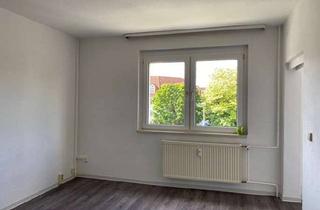 Wohnung mieten in Schöninger Straße 12, 39387 Oschersleben, Sanierte Single-Wohnung im 1. Obergeschoss!