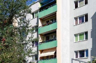Wohnung mieten in Wiener Straße 10, 14772 Hohenstücken, 4-Zimmer-Wohnung mit Balkon und Badewanne