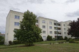 Wohnung mieten in Stendaler Straße, 15234 Lichtenberg, Helle 3-Raum-Wohnung mit Balkon und schöner Aussicht