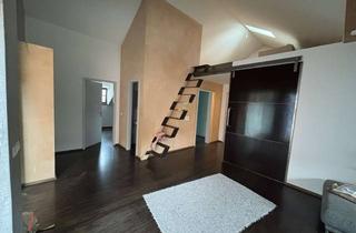Wohnung mieten in Schössergasse 11, 01796 Pirna, Außergewöhnliche Altbau-DG-Wohnung | großer Balkon | direkt am Markt