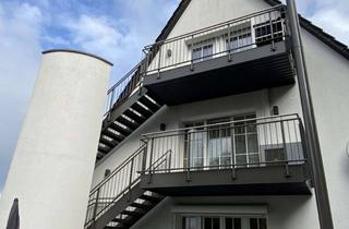 Wohnung mieten in 45147 Holsterhausen, Möblierte, luxuriöse 2-Zimmer-DG-Wohnung mit Balkon in Holsterhausen