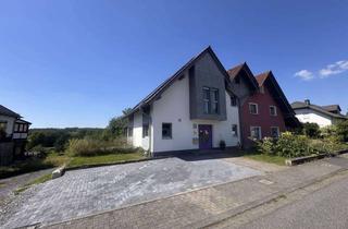 Doppelhaushälfte kaufen in 57612 Helmenzen, Stilvolle Doppelhaushälfte mit überdachter Terrasse und Photovoltaikanlage–Einziehen und wohlfühlen!