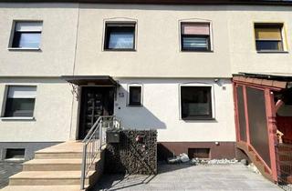Haus kaufen in 90596 Schwanstetten, Reihenmittelhaus mit Keller, Balkon, Kachelofen und Garage in ruhiger Wohnlage Schwanstettens