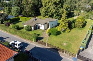 Grundstück zu kaufen in 04425 Taucha, Parkartiges Grundstück mit Bungalow und Neubauperspektive