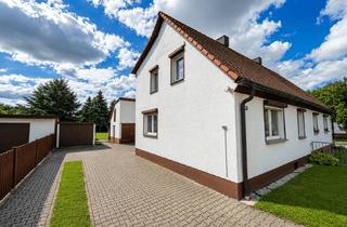 Doppelhaushälfte kaufen in 04523 Pegau, Tolle Doppelhaushälfte in ruhiger Lage in Pegau mit Garage & großzügigem Garten zu verkaufen