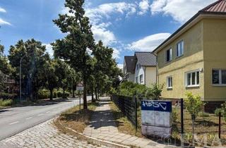 Anlageobjekt in 14612 Falkensee, Solides Mehrfamilienhaus aus 1940 mit drei vermieteten Wohneinheiten