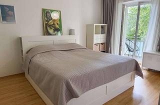Wohnung kaufen in Prenzlauer Berg, 10407 Prenzlauer Berg, Charmante 3-Zimmer-Altbauwohnung mit zwei Balkonen und großem Gemeinschaftsgarten in Prenzlauer Berg