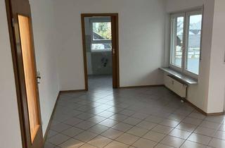 Wohnung kaufen in Lenbachstrasse, 69226 Nußloch, Bestens vermietete 3-Zimmer-Wohnung, 2 Stellplätze, in Nußloch zu verkaufen