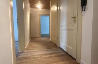 Wohnung mieten in Königsbergerstr. 38, 42277 Wuppertal, Helle 4-Zimmer-Wohnung im Dachgeschoss – modernisiert, ca. 104 m²