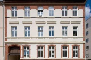 Wohnung mieten in Oranienstraße 19, 06844 Innenstadt, Gemütliche 2-Raum-Wohnung im Dachgeschoss mit Einbauküche!