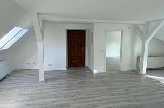 Wohnung mieten in Goepelstr. 40, 15234 Lichtenberg, toll geschnittene 3-Raum Dachgeschosswohnung mit besonderem Charme *frisch renoviert*