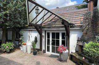 Wohnung mieten in Hohenheide 51, 58730 Fröndenberg, Charmante Maisonette-Wohnung im freistehenden Nebengebäude mit Innenhof, Garage & Kamin