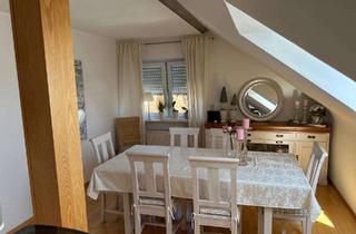 Wohnung mieten in 63517 Rodenbach, Sehr gepflegte, helle 3-Zimmer-Dachgeschosswohnung mit neuem Dach, Balkon und Küche in Rodenbach