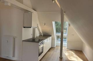 Wohnung mieten in Redingskamp 21, 22523 Eidelstedt, Stilvolles Dachgeschoss – Erstbezug nach hochwertigem Ausbau