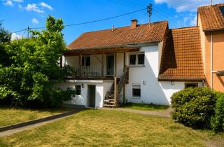 Haus kaufen in 66882 Hütschenhausen, Zwei Häuser. Ein Kaufpreis. Unzählige Möglichkeiten mit 222 m² Wohnfläche auf ca. 800 m² Grundstück
