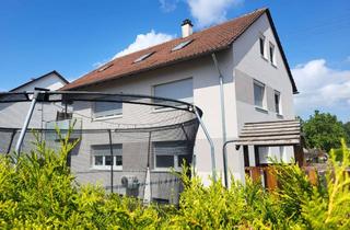 Haus kaufen in Eichendorffstraße 28, 71139 Ehningen, Solides freistehendes, modernisiertes Zweifamilienhaus mit ausgebautem Dachgeschoss in ruhiger Lage