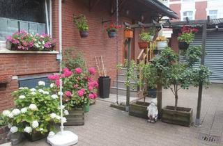 Wohnung kaufen in 45891 Gelsenkirchen, Gelsenkirchen - Eigentumswohnung 120 qm +App + Nebengebäude in Ge-Erle