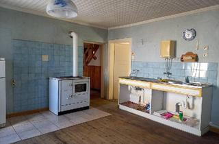 Einfamilienhaus kaufen in 07950 Weißendorf, Weißendorf - EFH Einfamilienhaus Garten mit viel Potenzial in Triebes 07950