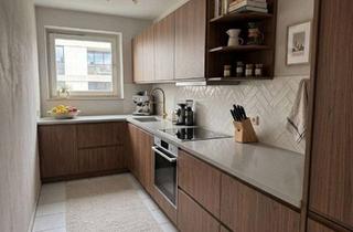 Wohnung kaufen in 40547 Oberkassel, Oberkassel | 2-Zimmer-Wohnung mit zwei Balkonen und zusätzlicher Nutzfläche – ideal für Homeoffice
