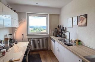 Wohnung kaufen in 72290 Loßburg, 86 m² Eigentumswohnung mit Garage, Stellplatz & EBK und Balkon