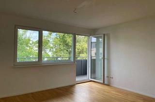 Wohnung mieten in Marienbader Str. 46, 91058 Erlangen, Neuwertige 2 Zimmer-Wohnung mit Loggia