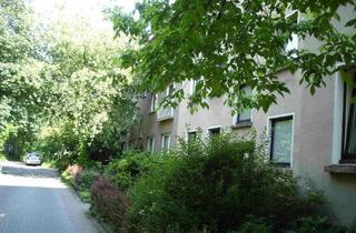 Wohnung mieten in Osterhoffstraße, 21075 Heimfeld, Renovierte 1-Zi.DG-Wohng. in zentraler u.schöner Lage -Besichtigung : in der 29.KW