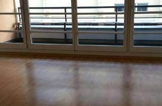 Wohnung mieten in Janusz- Korczak- Str. 29, 12627 Hellersdorf (Hellersdorf), Helle Mitte, 2 Zimmer mit großem Balkon, Fußbodenheizung und EBK