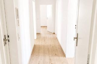 Wohnung mieten in Friedensstraße 10, 55743 Idar-Oberstein, Helle, renovierte 3-Zimmer-Erdgeschosswohnung mit Balkon