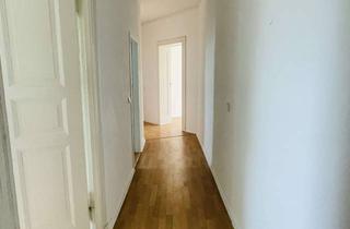 Wohnung mieten in Wassermannstraße 69, 12489 Adlershof, große 2-Zimmerwohnung in Adlershof zum Selbstrenovieren