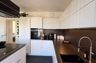 Wohnung mieten in Liselott-Kreidelmeyer-Hof, 21077 Sinstorf, Stilvolle 3-Zimmer-Wohnung mit gehobener EBK und Balkon